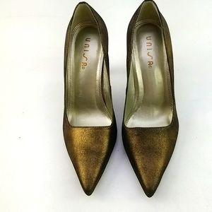 Unisa Dark Copper 4" Heels. Rubber Comfy Soles. CLEARANCE!! Size 7. NEW In Box!